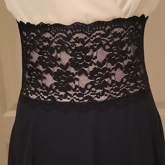 Connected apparel Formal Dress Black and Cream, size 6.EUC!